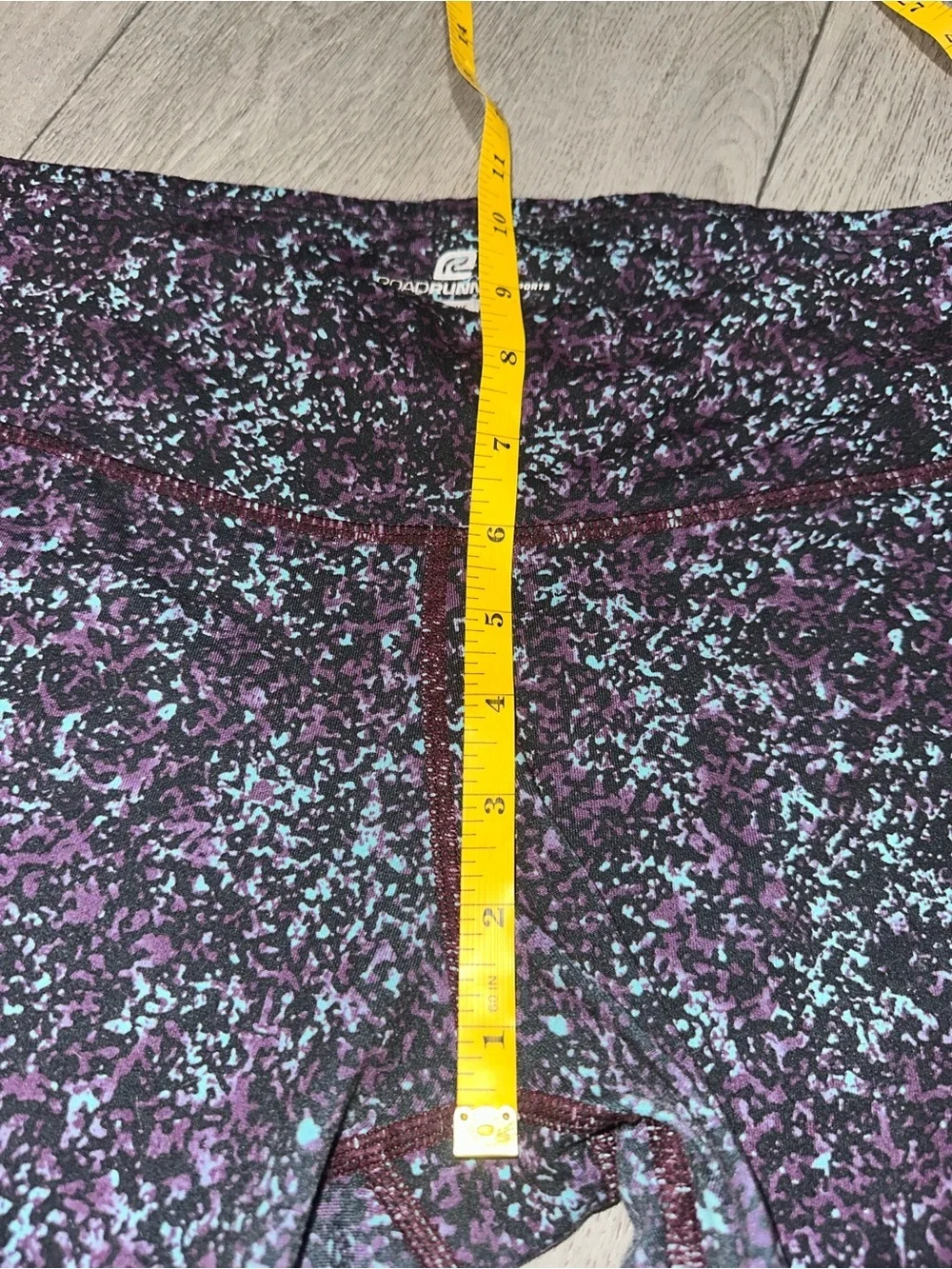 Roadrunner sports legging Purple Speckled Capris Leggings size medium - Picture 4 of 7